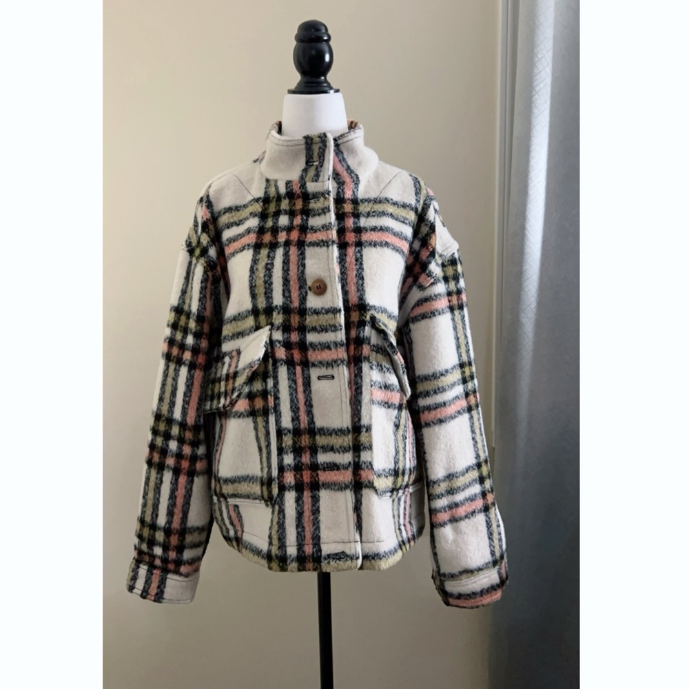 Bagatelle Shacket - Picture 4 of 14